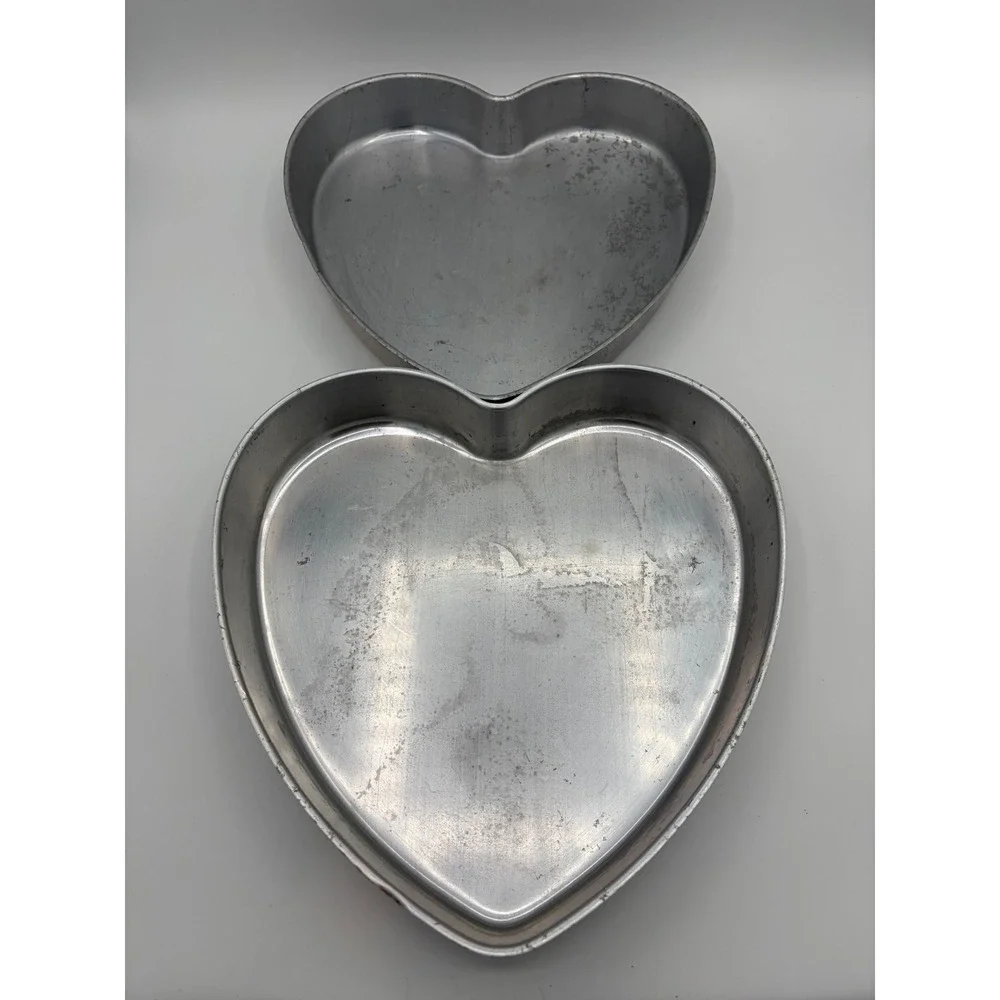 Vintage Mirro Aluminum Heart Shaped Cake Pan Set 1180 M Made in USA 2 Piece